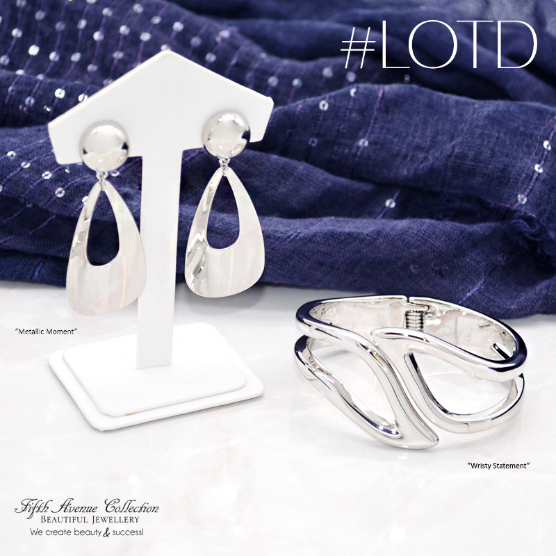It's easy to elevate your look with these stunning, metallic inspired FAC designs. Your Saturday Look Of The Day is right here! 

It doesn't have to be a lot to make a difference, you just have to add the right pieces to add some polish. People will notice... trust me!

www.jewelsaremyjam.ca
