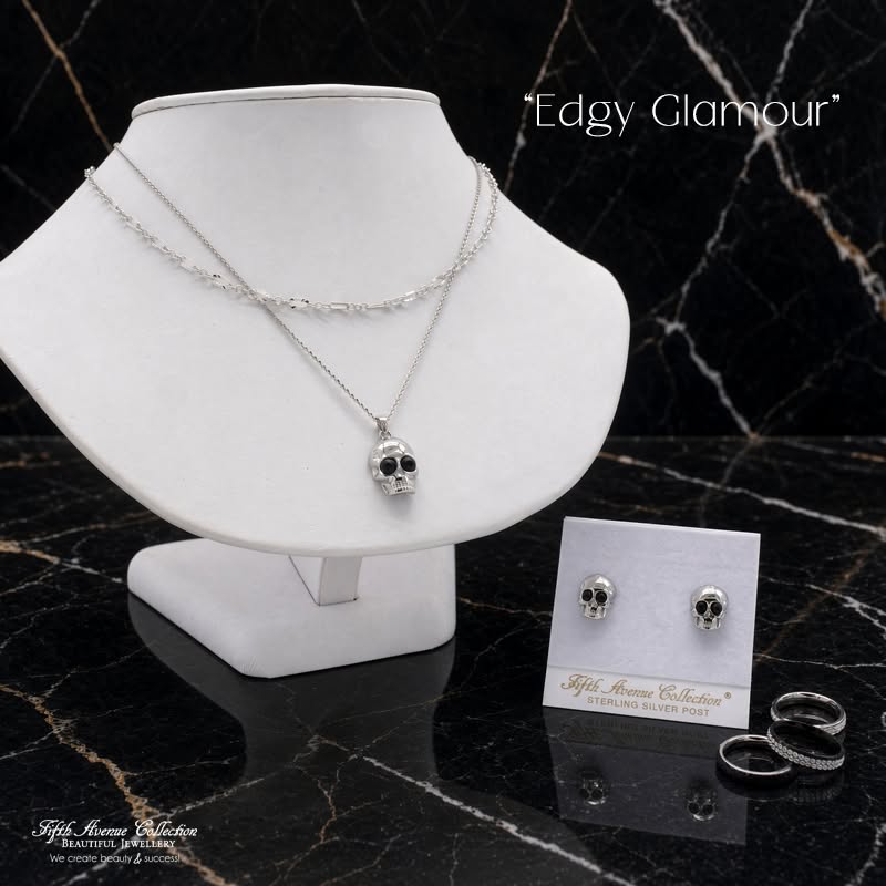 The perfect look for Halloween! Spooky Sparkle is on-trend!

Message me to get yours.

www.https://www.jewelsaremyjam.ca