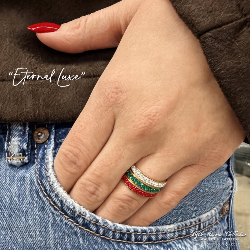 And so it begins.... the countdown to Christmas......

Start with this sparkly and cheerful look. A ring stack that is trendy and timely!